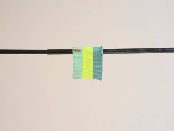 THE GLOW LOOP 2.0 Neon Matcha von lumiies, Neon-Hundeschal