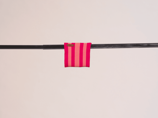 Neon Pink Hundeschal Glow Loop 2.0 – hochelastisch gestrickt, weich & sichtbar | lumiies®