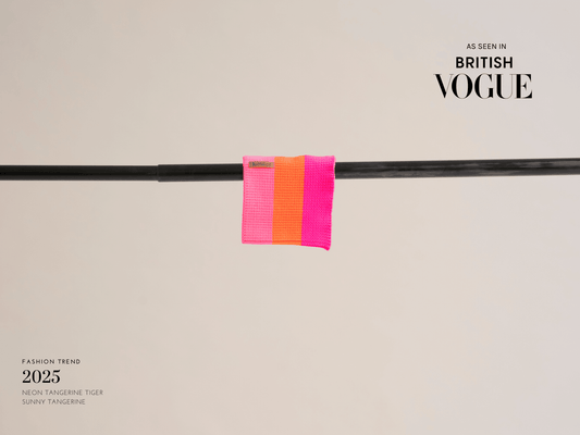 Neon Orange Hundeschal Glow Loop 2.0 – elastisch, weich und ideal für kleine bis große Hunde