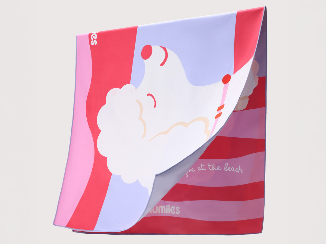 The Beach Towel (160×80 cm) – lightweight, quick-drying microfiber towel (Poodle Edition)
