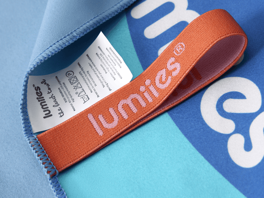 lumiies® Logo auf schnelltrocknendem Dackel Handtuch