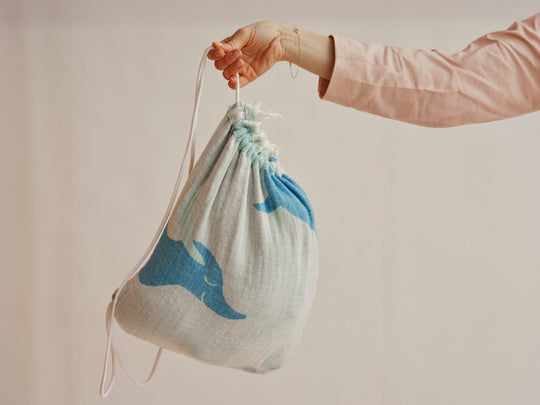 THE BEACH BAG (Strandtuch + Beutel) - Pink Doxie - lumiies - high visibility