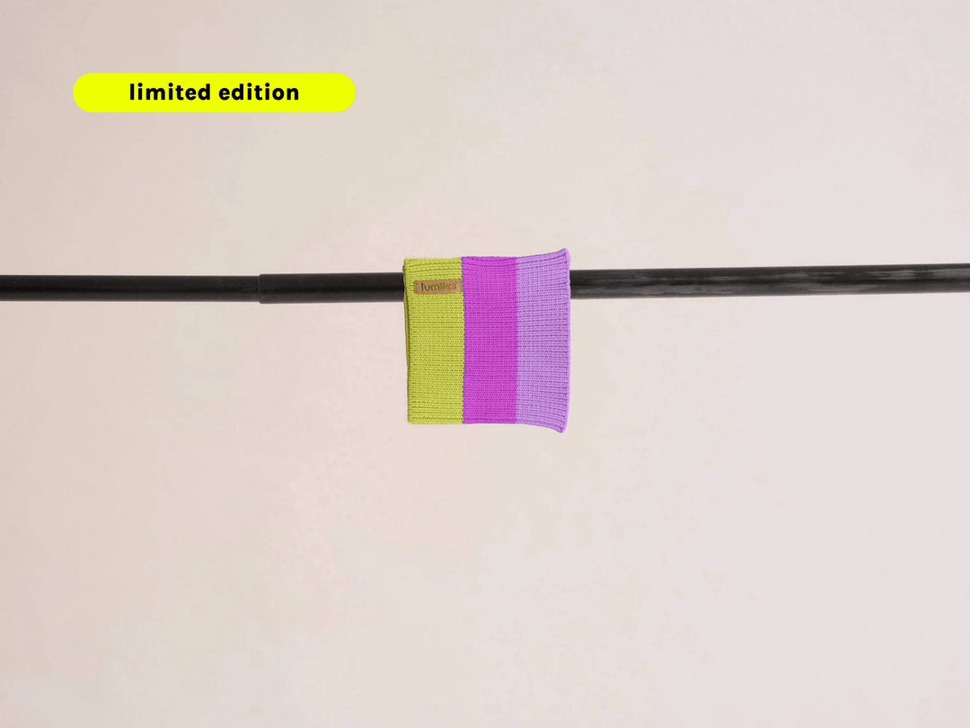 Neon Hundeschal Glow Loop in Violett-Grün – elastisch gestrickt für kleine bis große Hunde