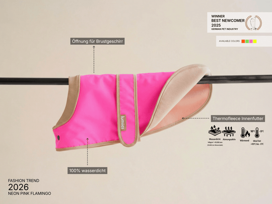 THE GLOW RAINCOAT mini - fit – Hundemantel für kleine Hunderassen und Dackel in Neonpink - lumiies - high visibility