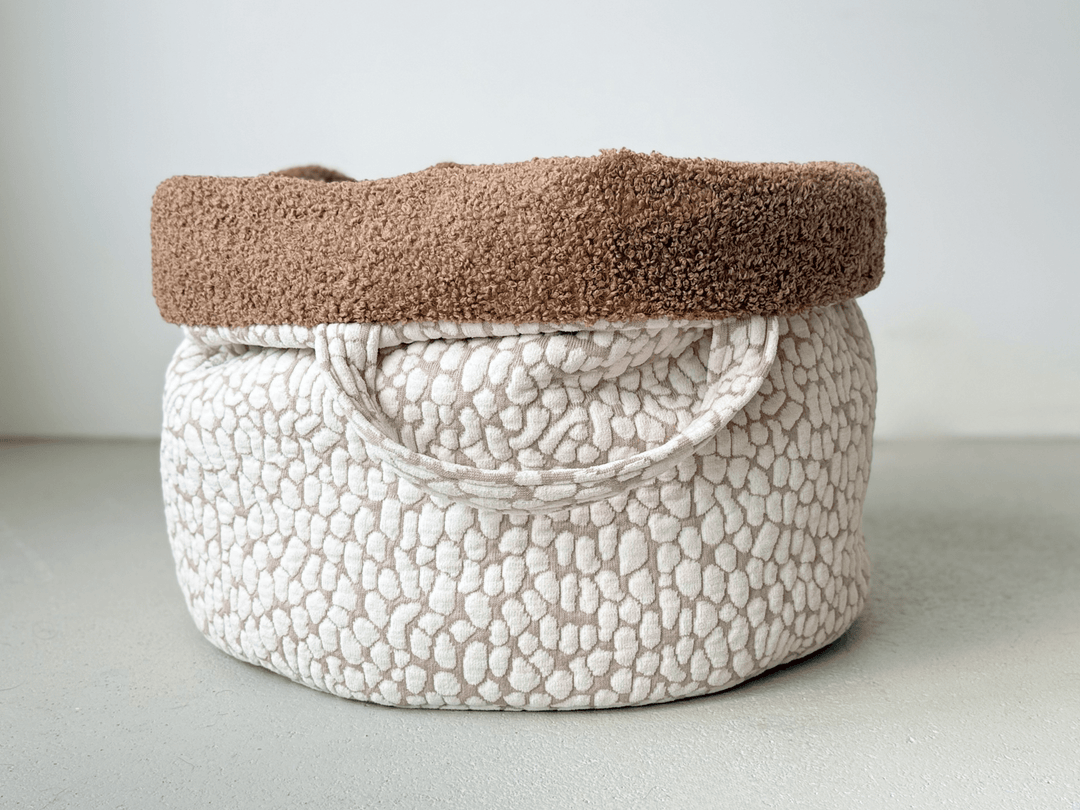 THE STUDIO NEST – mobiles Hundebett & Schlafsack für kleine Hunde