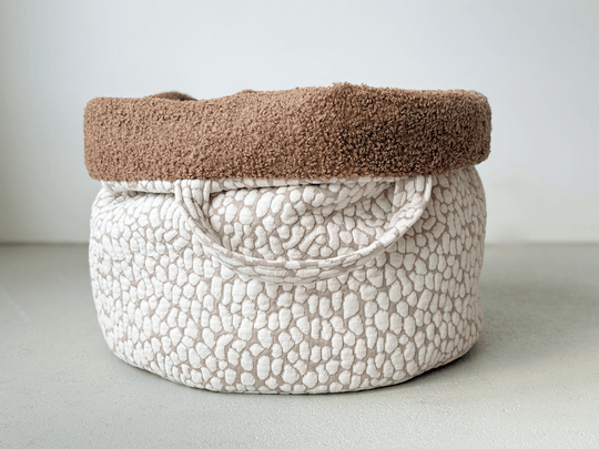 THE STUDIO NEST – mobiles Hundebett & Schlafsack für kleine Hunde - lumiies - high visibility