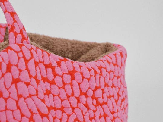 THE STUDIO NEST – mobiles Hundebett & Schlafsack für kleine Hunde - lumiies - high visibility